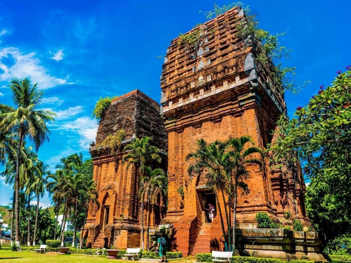 QUY NHƠN – TUY HÒA 4N3Đ Bay Vietnam Airlines